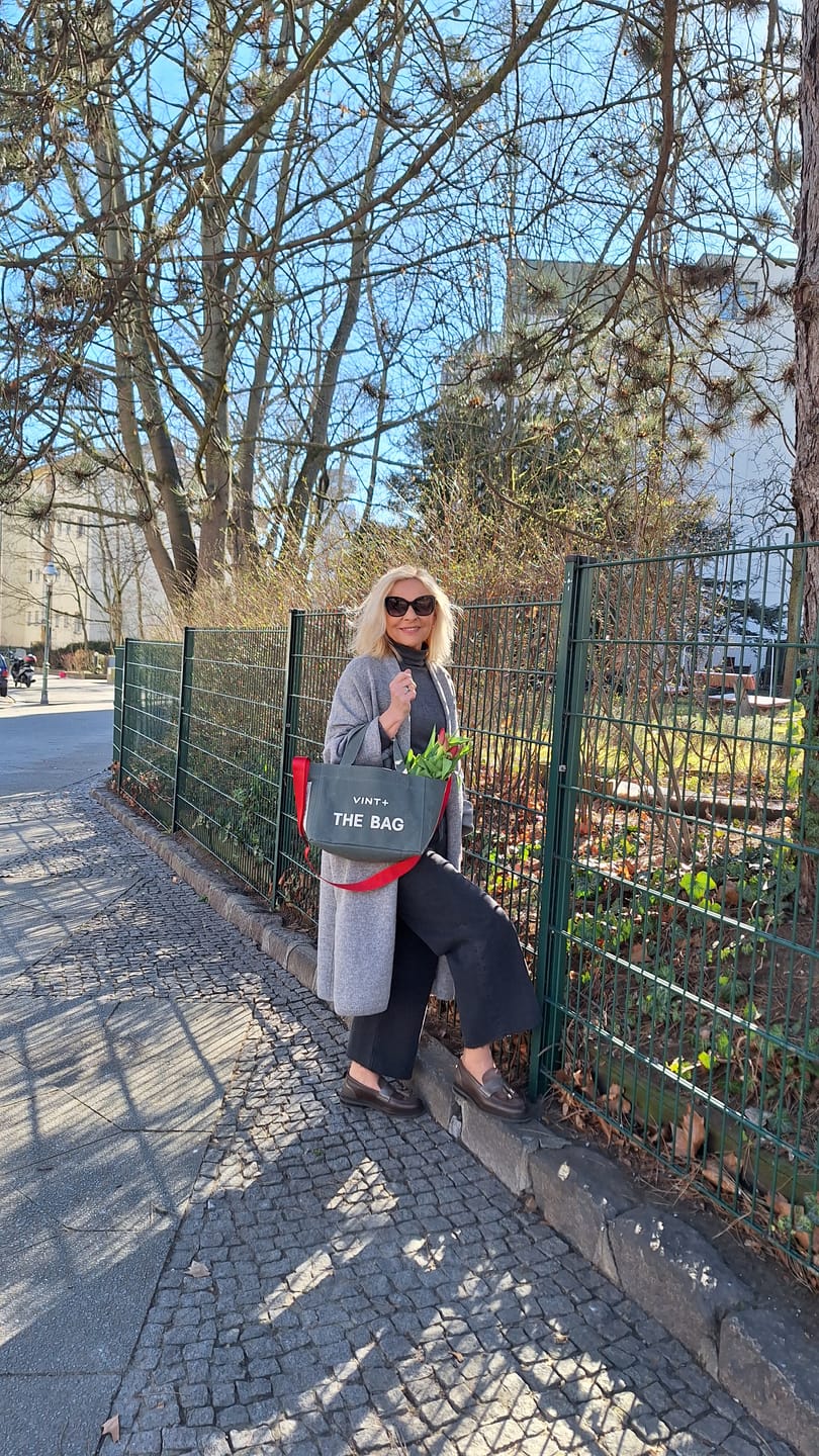 Customer photo review of CANVAS TOTE BAG - SMALL - LODEN GRÜN