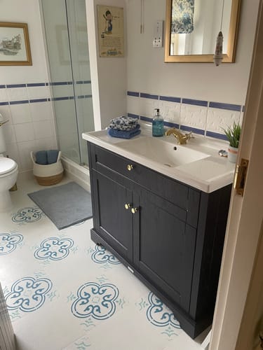 Customer photo review of Hudson Reed Old London 1000mm 2-Door Vanity Unit & Ceramic 1 Tap Hole Basin - Twilight Blue