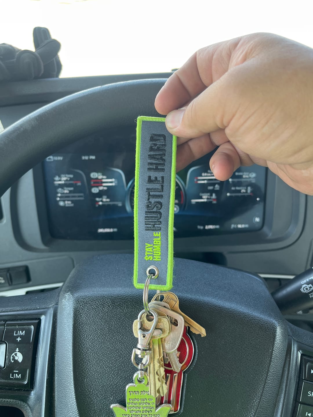 Customer photo review of Hustle Hard Jet Tag