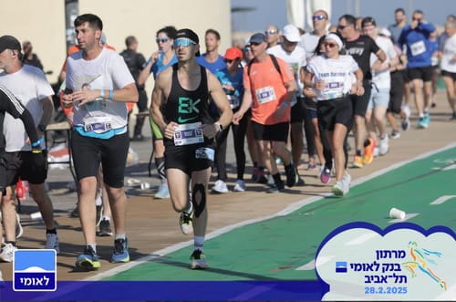 Customer photo review of Staircase Hiker - גרבי לחץ גובה ברך (Knee High)
