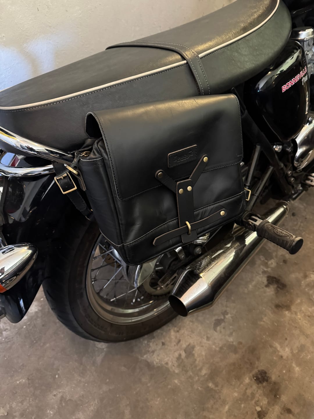 Customer photo review of messenger bag