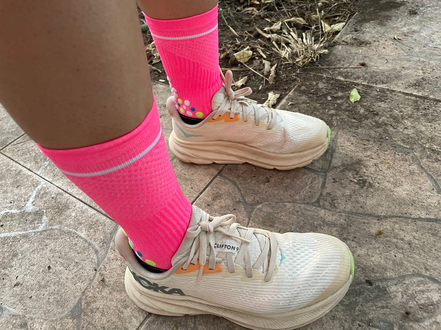Customer photo review of Calcetin Runner de compresion EVOLRUN Rose
