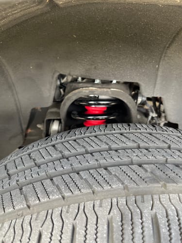 Customer photo review of 2015-2020 GMC Yukon XL Magnetic Struts Front OE Replacement Kit (GC6FB)