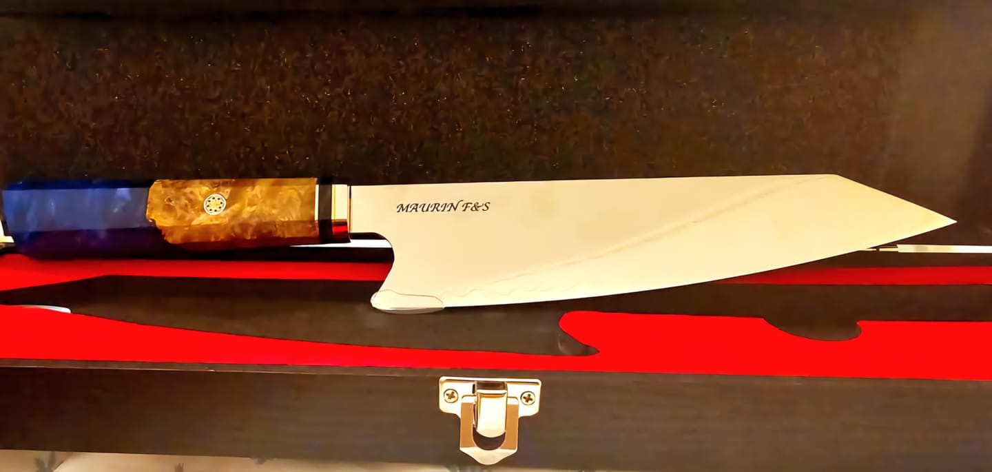 Customer photo review of Cuchillo Damascus Azul 8"