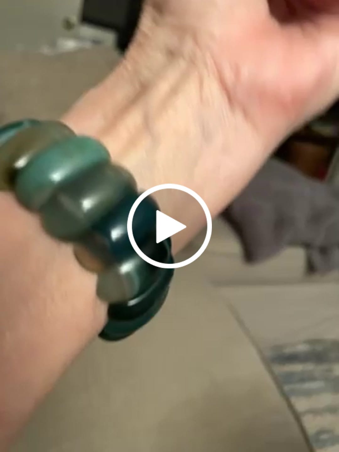 Customer video review of Emerald Grove Agate Stretch Apple Watch Strap