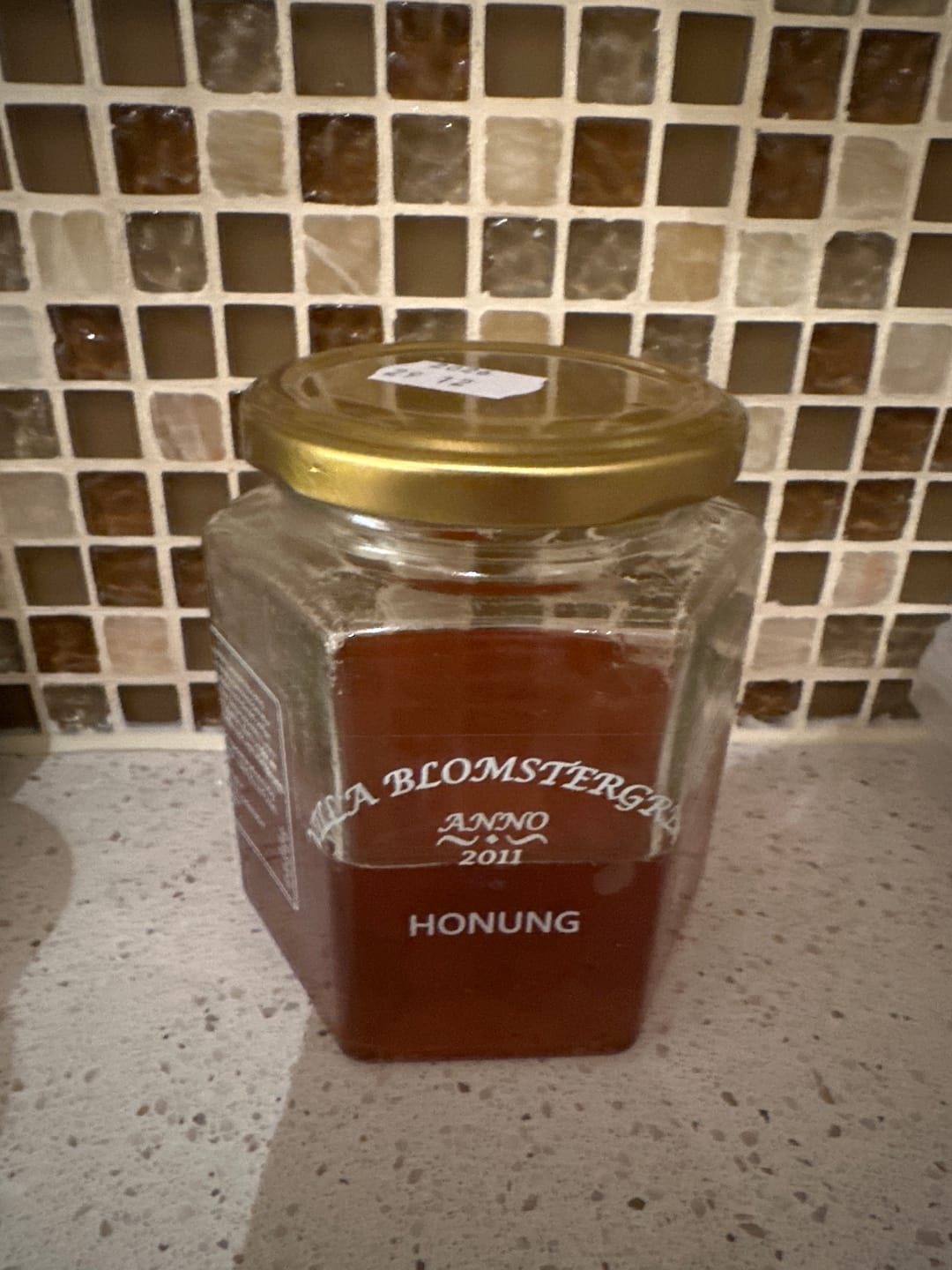 Customer photo review of 2 kg flytande honung med 2st honungspinnar och fri frakt för 538kr!