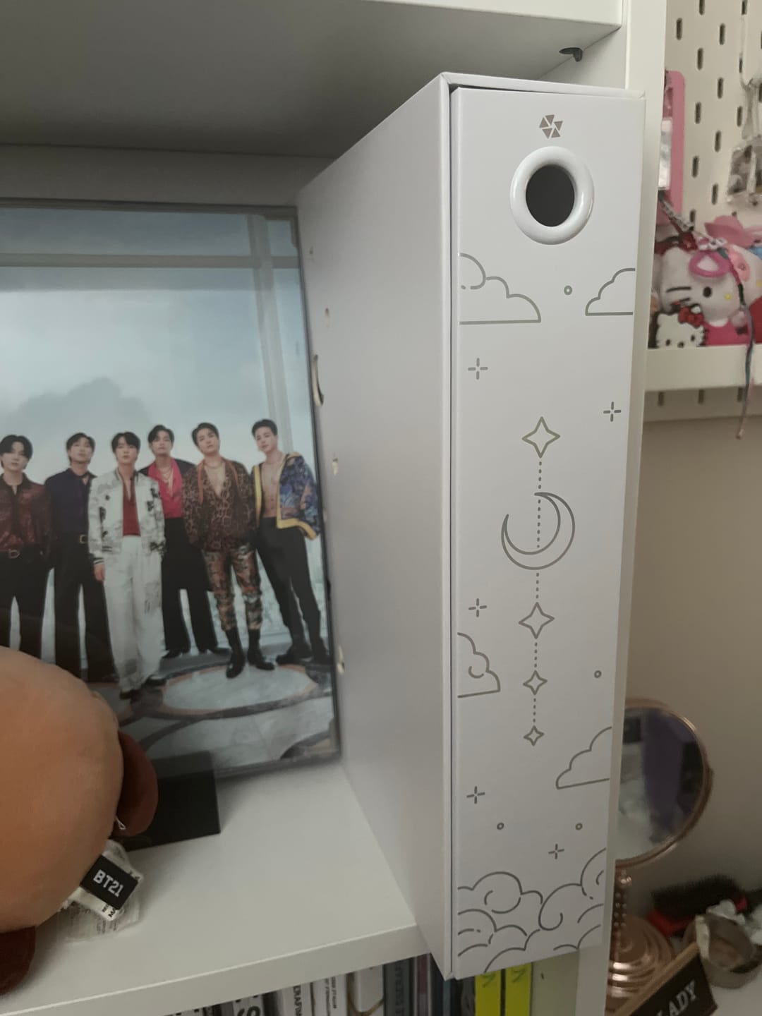 Customer photo review of Astro – Version 2 – Dream White