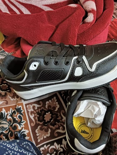 Customer photo review of HARVEY Black White Men's casual sneaker