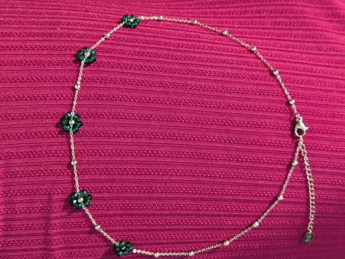 Customer photo review of Emerald Flower Kette 14K Vergoldet