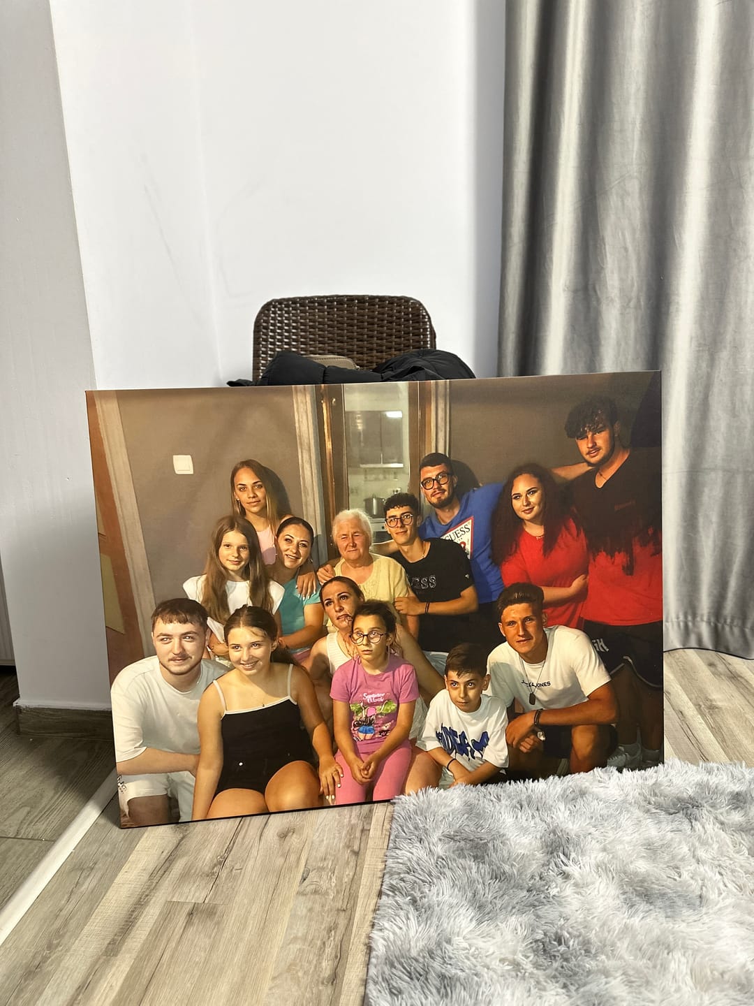 Customer photo review of Tablou personalizat canvas la comanda cu poza ta panza si rama de lemn fabricat in romania cadoul ideal familie si prieteni