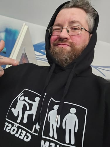 Customer photo review of PROBLEM GELÖST Premium Hoodie