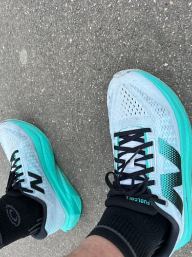 Customer photo review of New Balance Supercomp Trainer V3