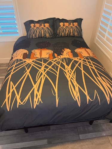 Customer photo review of Royal Duvet Cover & Pillow Sham Set