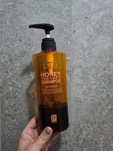 Customer photo review of Šampūns ar bišu māšu pieniņu Daeng Gi Meo Ri Professsional Honey Therapy Shampoo