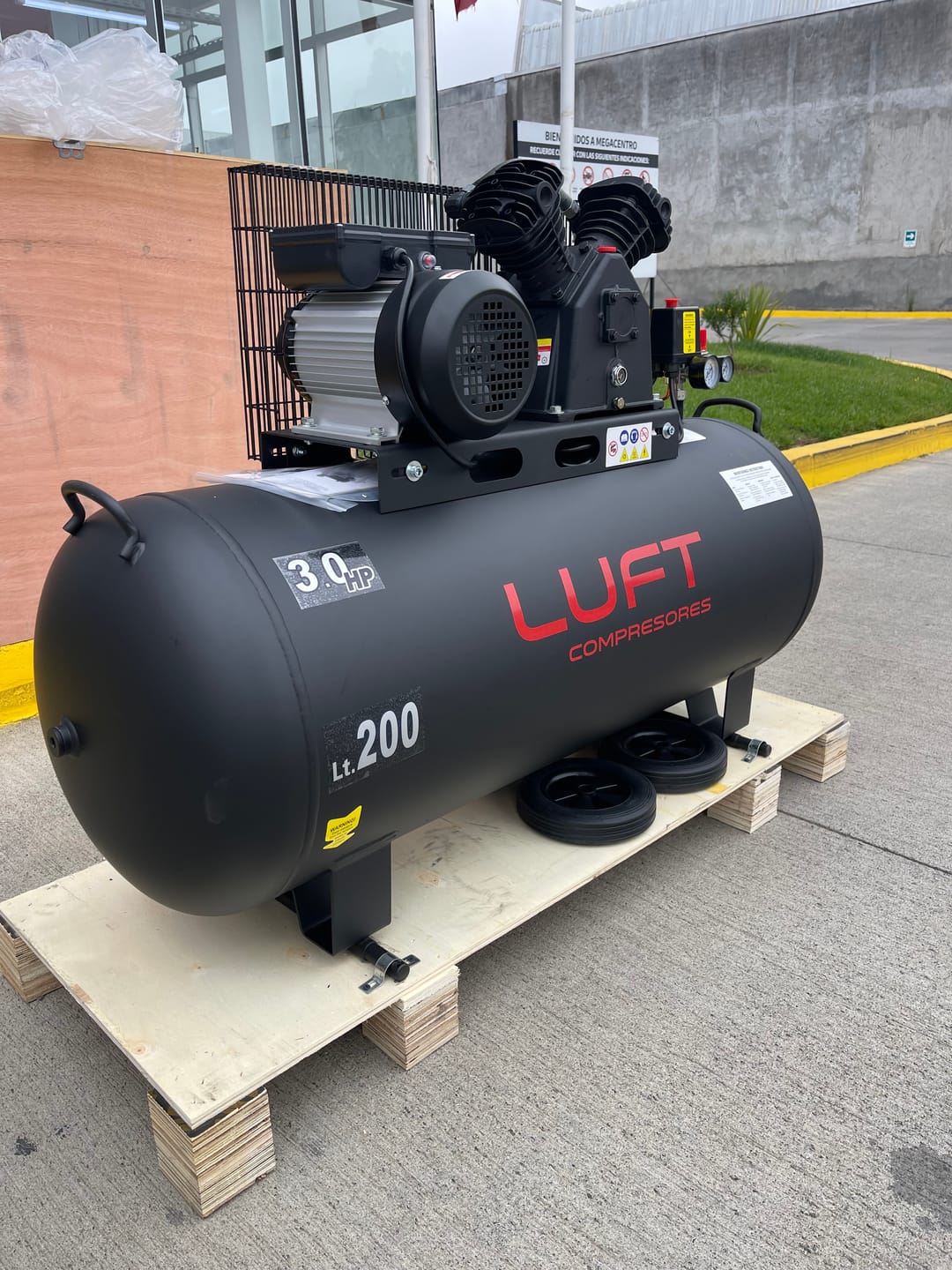 Customer photo review of Compresor 200 Litros 3HP 220V - LUFT