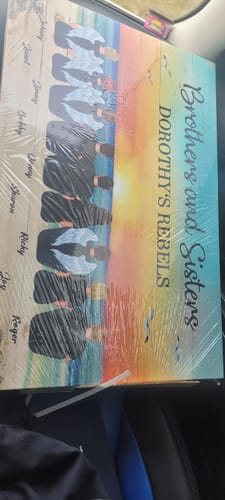 Customer photo review of Retro Vintage Family Sitting Beach Landscape Personalized Canvas, Gift For Husband, Wife, Dad, Mom