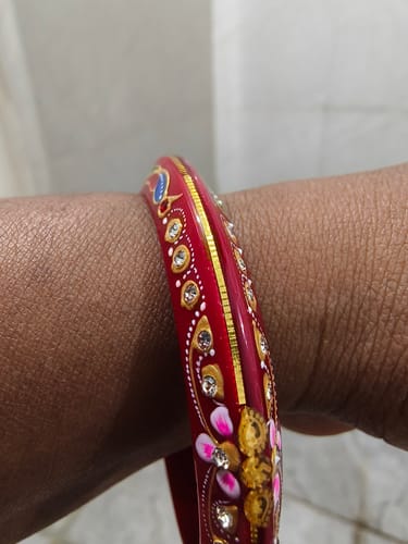 Customer photo review of "Aaj Ka Aabhushan" - Red Pola