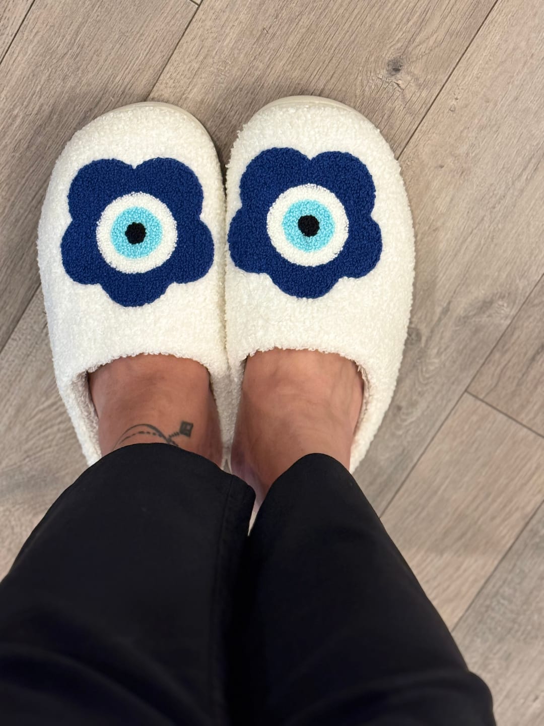 Customer photo review of Bloom Flower Slides Slippers