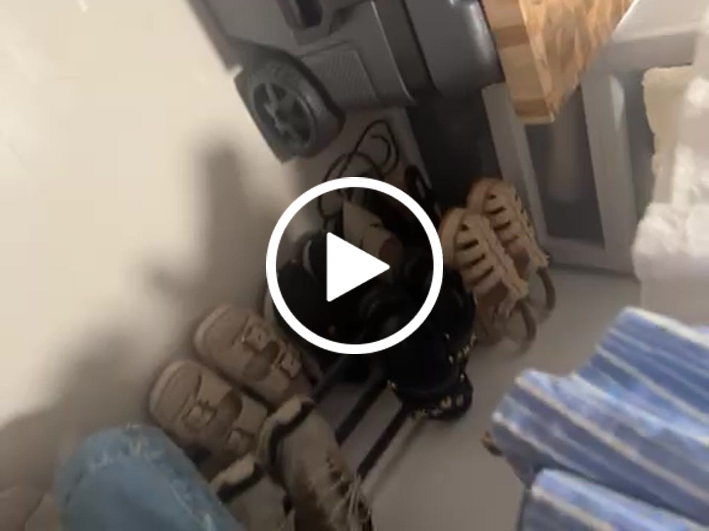 Customer video review of Metal Minimalist Shoe Rack