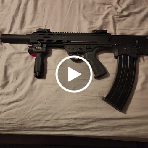 Customer video review of Vertical Foregrip 3 in 1 Flashlight (2000 Lumen)
