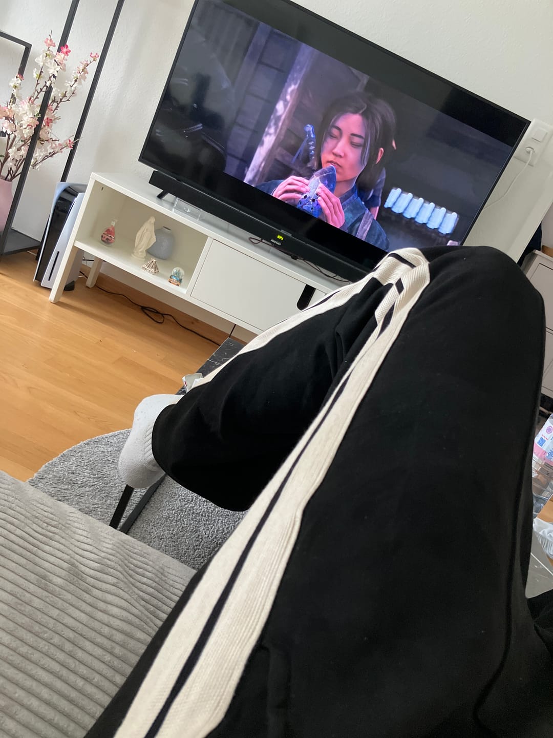 Customer photo review of Sutorai Loose Pants