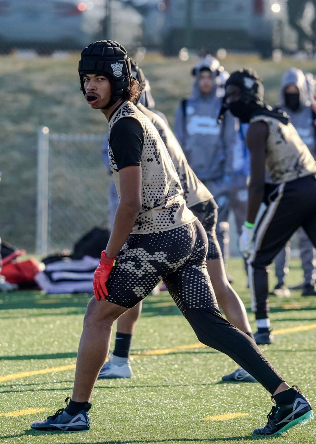 Customer photo review of Phenom Elite VPS5 Adult Football Gloves - Team Colors