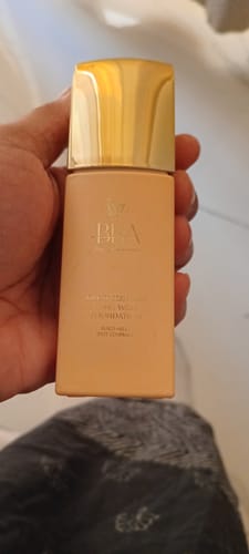Customer photo review of Sweat Resistant Long Wear Foundation