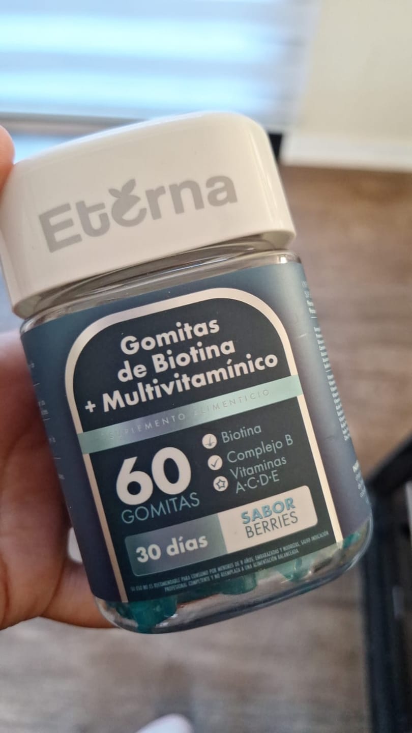 Customer photo review of Gomitas de Biotina y Multivitamínico