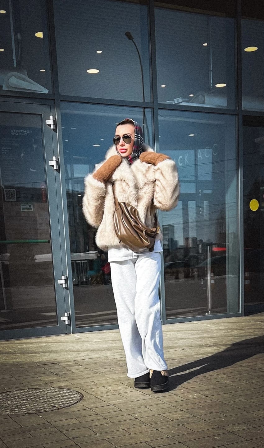 Customer photo review of Gradient Faux Fox Fur Coat With Big Fur Collar — Black | KIMLUD