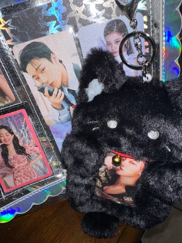 Customer photo review of BLACK CAT PHOTOCARD HOLDER