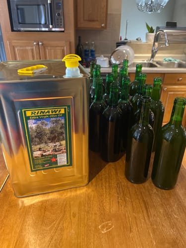 Customer photo review of Rinawi Extra Virgin Olive Oil 18L Tin Can - Free Shipping to Canada