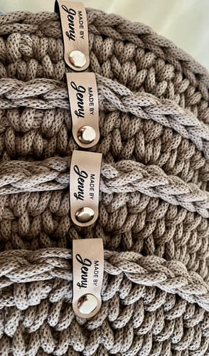 Customer photo review of Personalisierte Labels mit Chicago Screws - Kunstleder-Label mit Schrauben