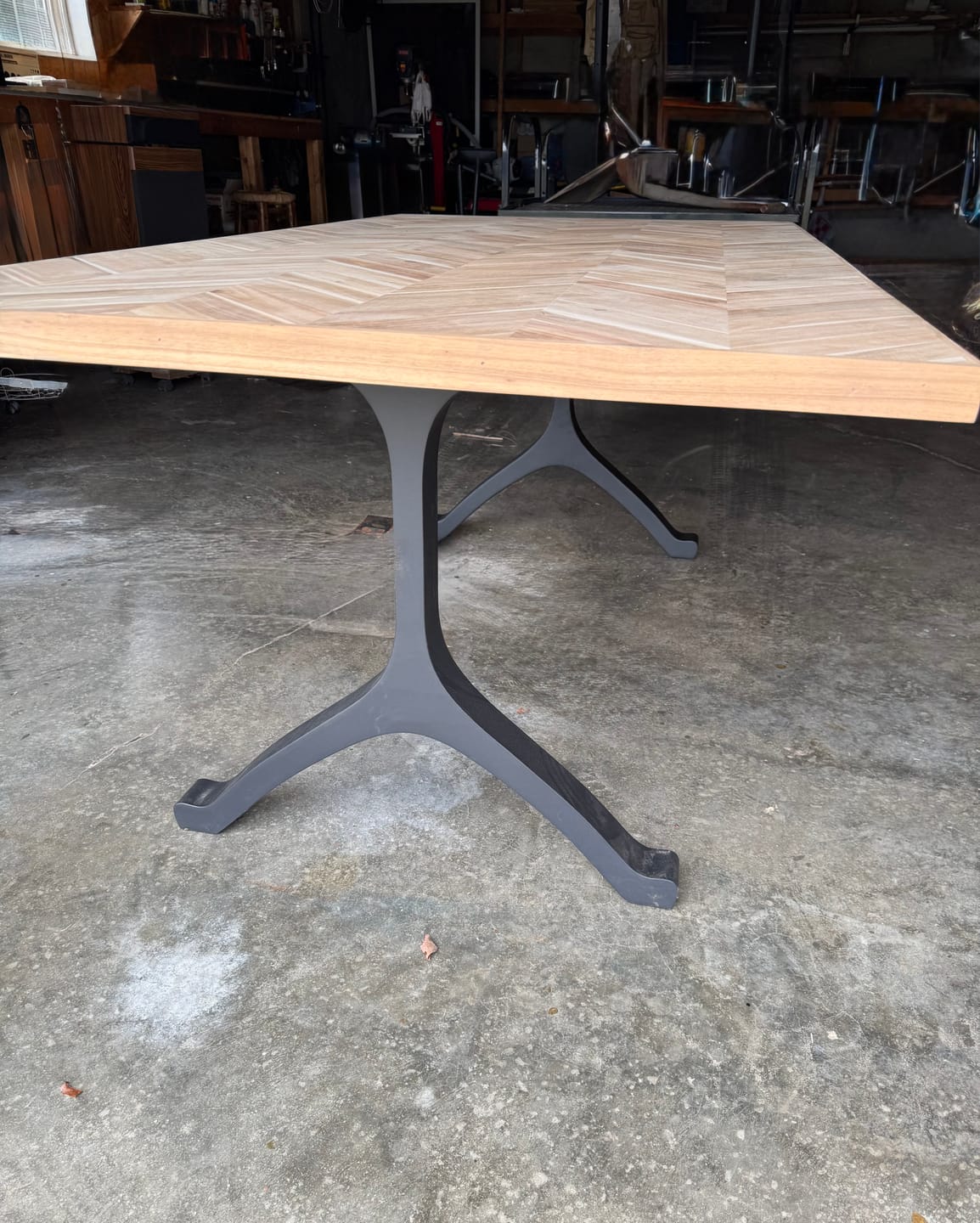Customer photo review of Furniture Legs 401 Wishbone 28H Modern Metal Dining Table Legs