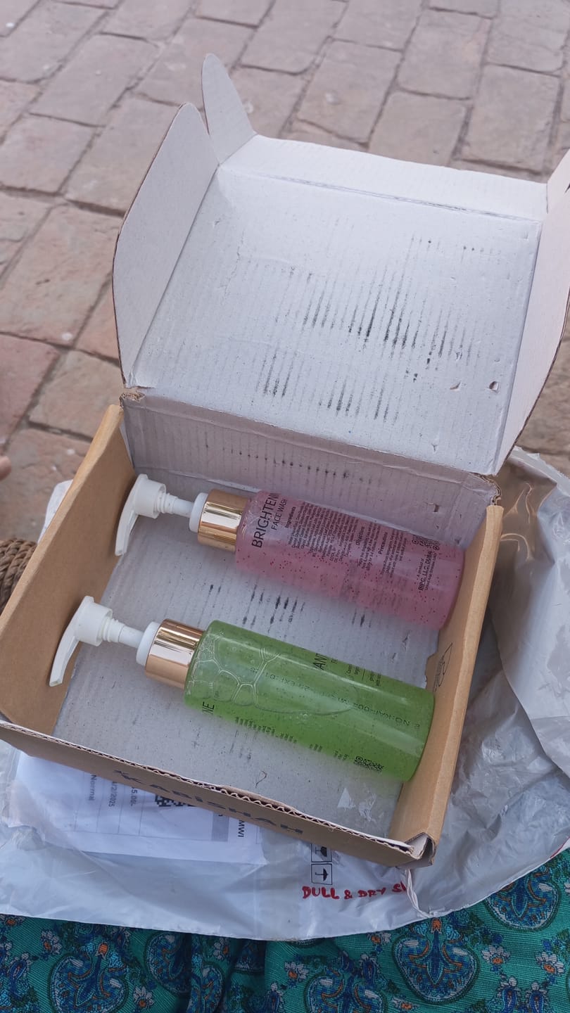 Customer photo review of ClearSkin Pro Anti Acne Face Wash