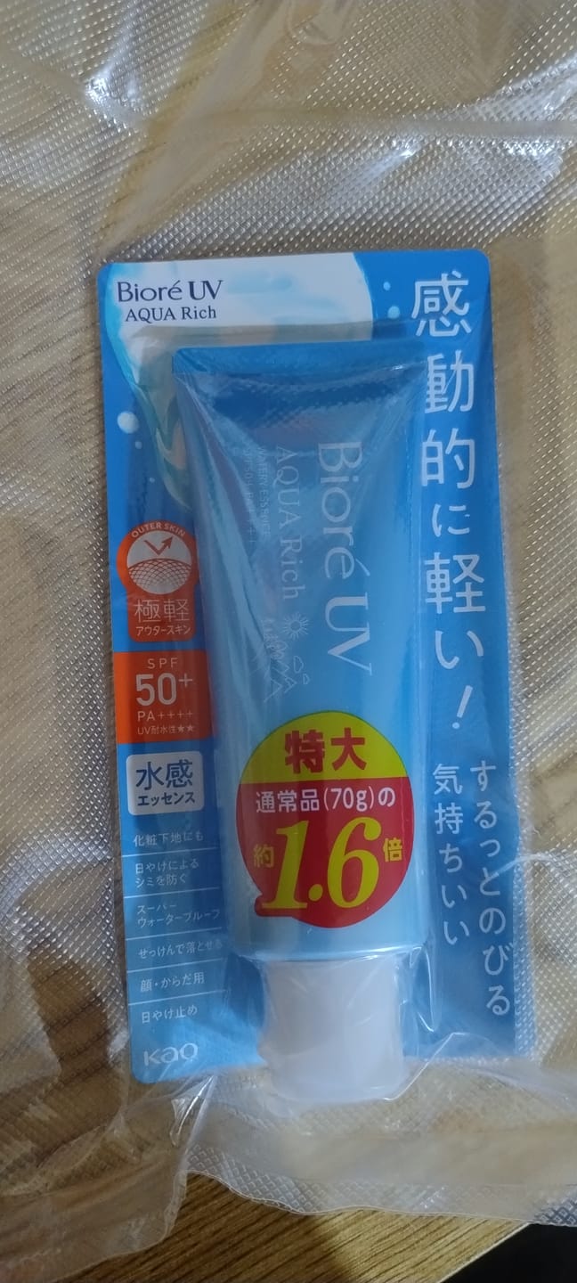 Customer photo review of Biore UV Aqua Rich Watery Essence SPF 50+ PA++++ 70g/110g
