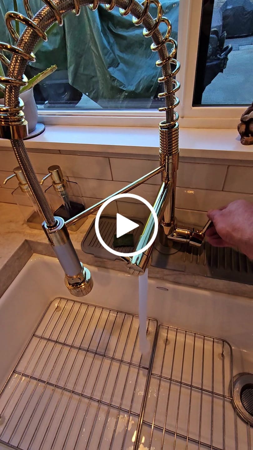 Customer video review of Spiro Single-Hole Dual Handle Kitchen Faucet with Pull-Down Spring Spout