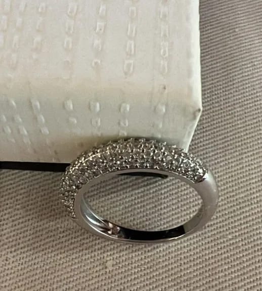 Customer photo review of Colette Pavé Sparkling Ring