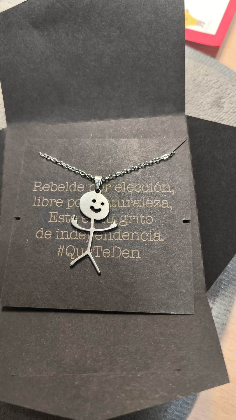 Customer photo review of Que te den | Collar | Equannt
