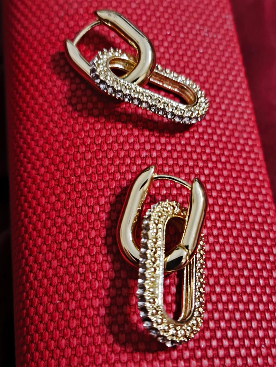 Customer photo review of Elysia Pavé Hoop
