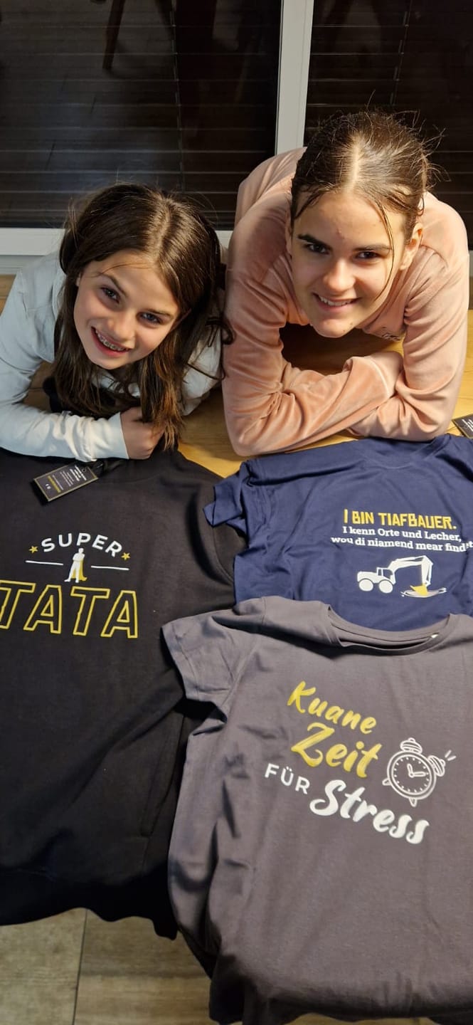 Customer photo review of Super Tata - Unisex Hoodie Premium