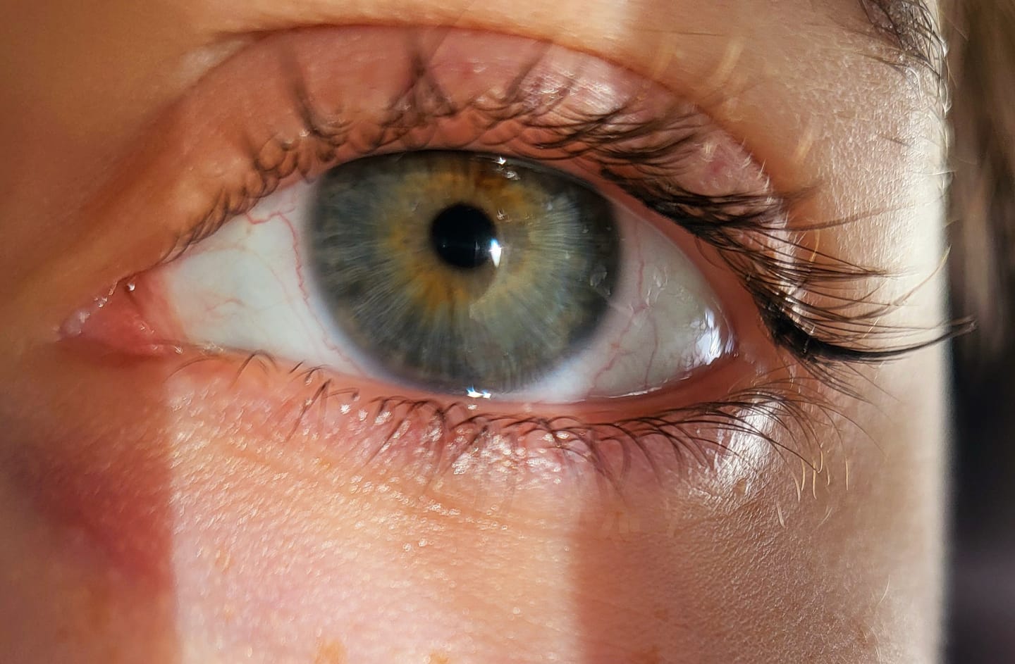 Customer photo review of Sérum pour croissance de cils - Des cils plus longs et plus épais naturellement !