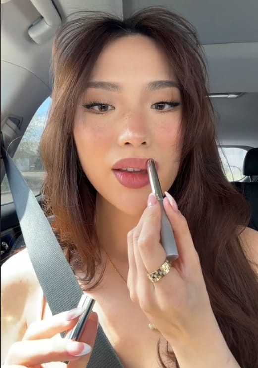 Customer photo review of HoneyNoir - Pink Honey Lipstick