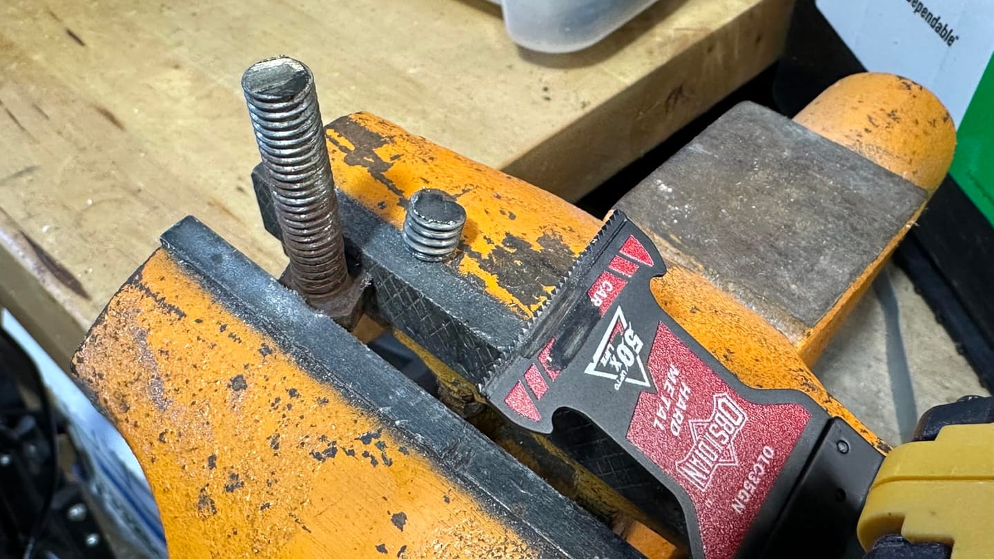 Customer photo review of EZARC Obsidian Carbide Oscillating Saw Blades for Hard Metal, Nails, Bolts and Screws(3pcs)