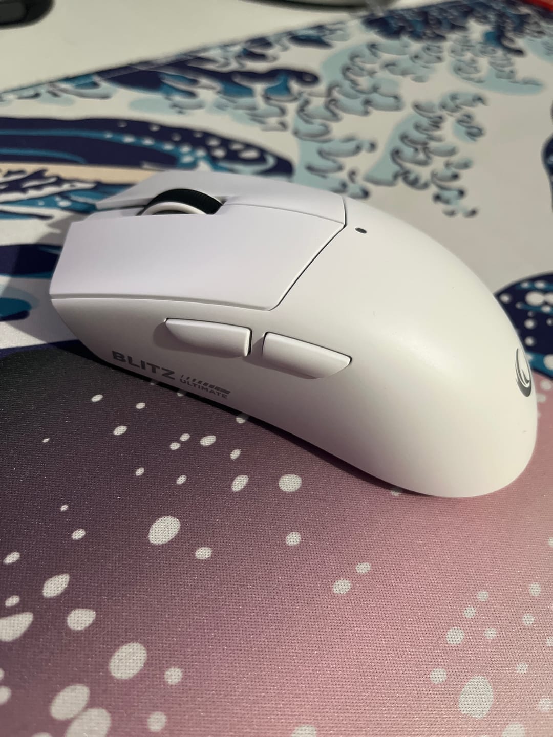 Customer photo review of Blitz Ultimate 8K Kablosuz Oyuncu Mouse - Beyaz