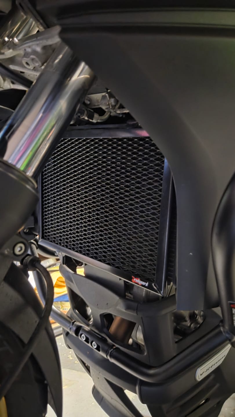 Customer photo review of Suzuki DL650 / DL650 XT / V-Strom  2012-2023 Radiator Guard
