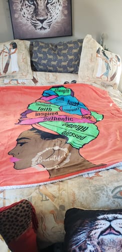 Customer photo review of Muse Sherpa Fleece Throw Blanket