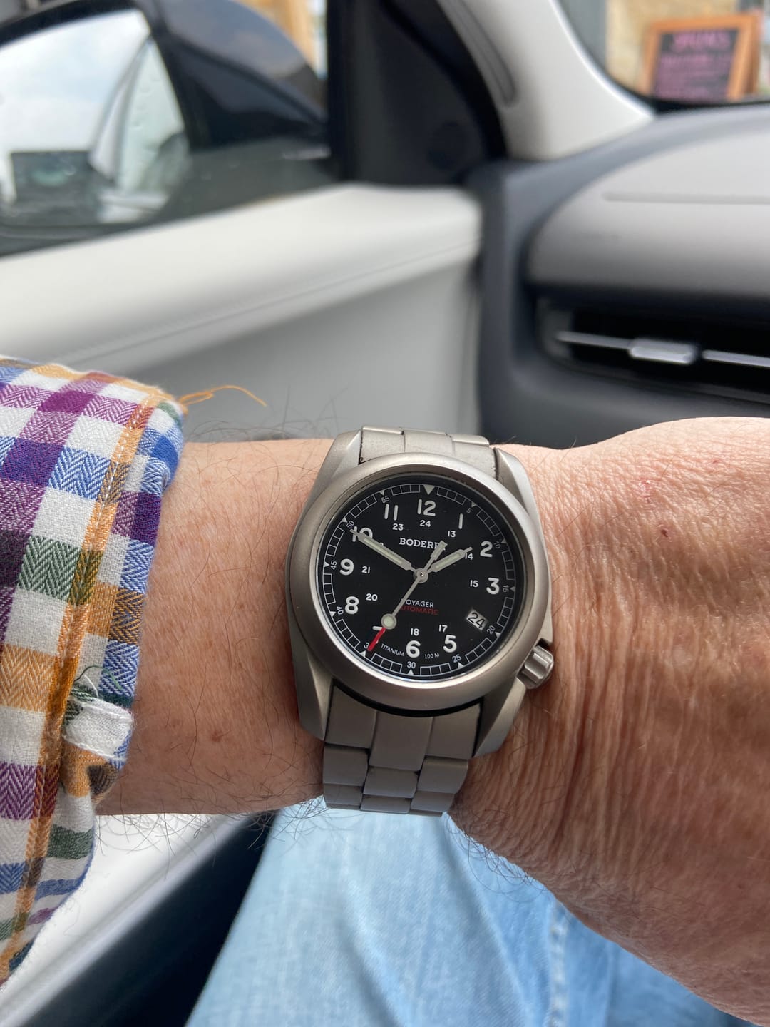 Customer photo review of VOYAGER - 100M Waterproof Titanium Automatic Field Watch | Black-bracelet