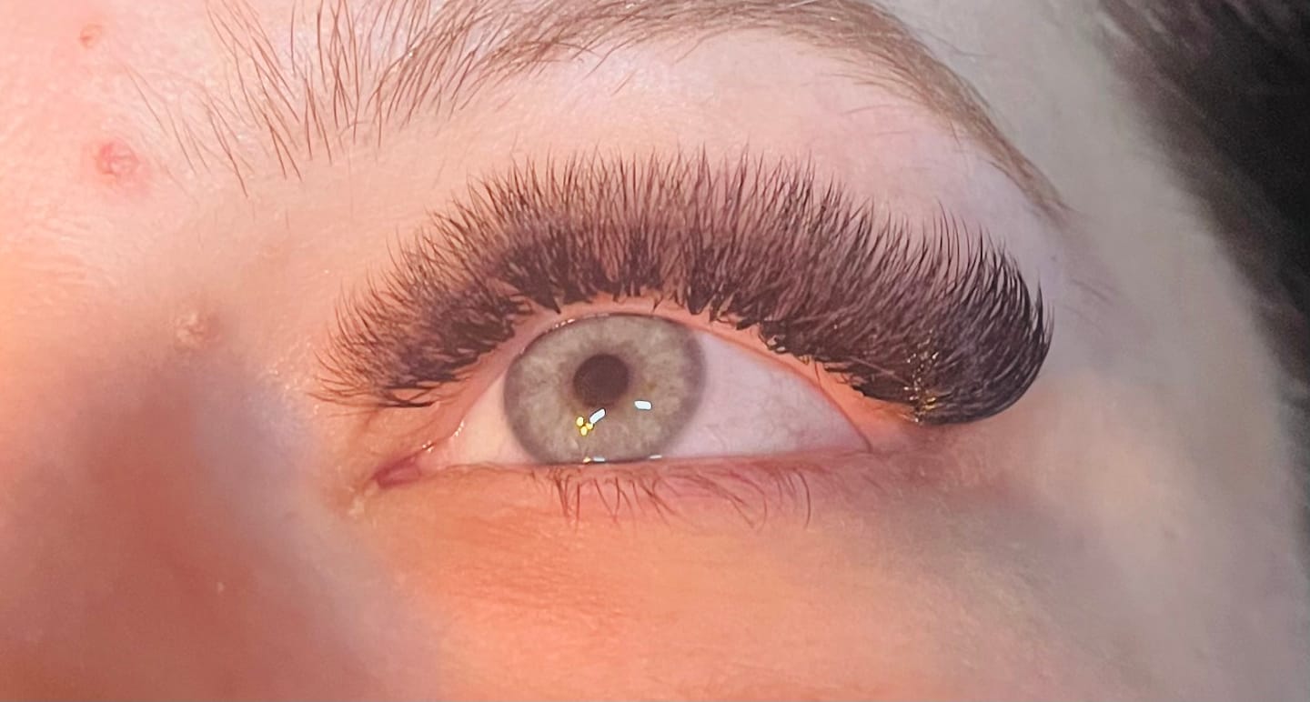 Customer photo review of LASH ADHESIVE SAMPLE