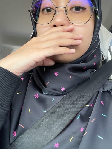 Customer photo review of Confetti Square (Black)