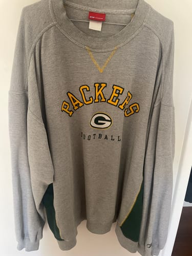 Customer photo review of Vintage Green Bay Packers Sweatshirt (XXXL)